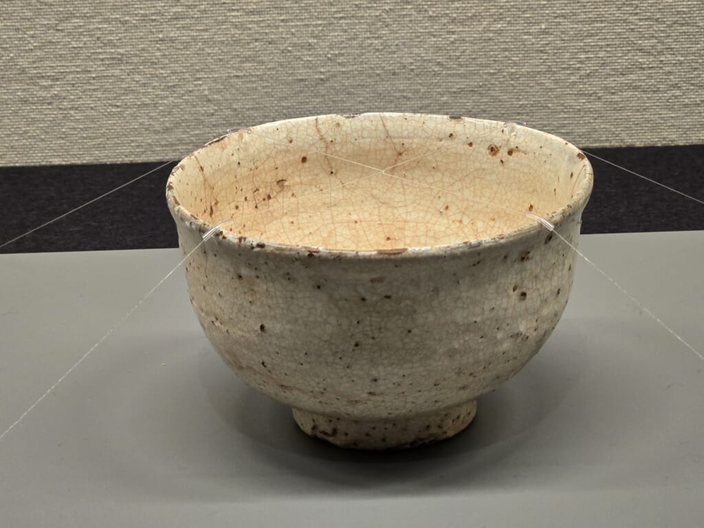 萩茶碗 銘鹿の音。江戸時代・17世紀、室町三井家旧蔵